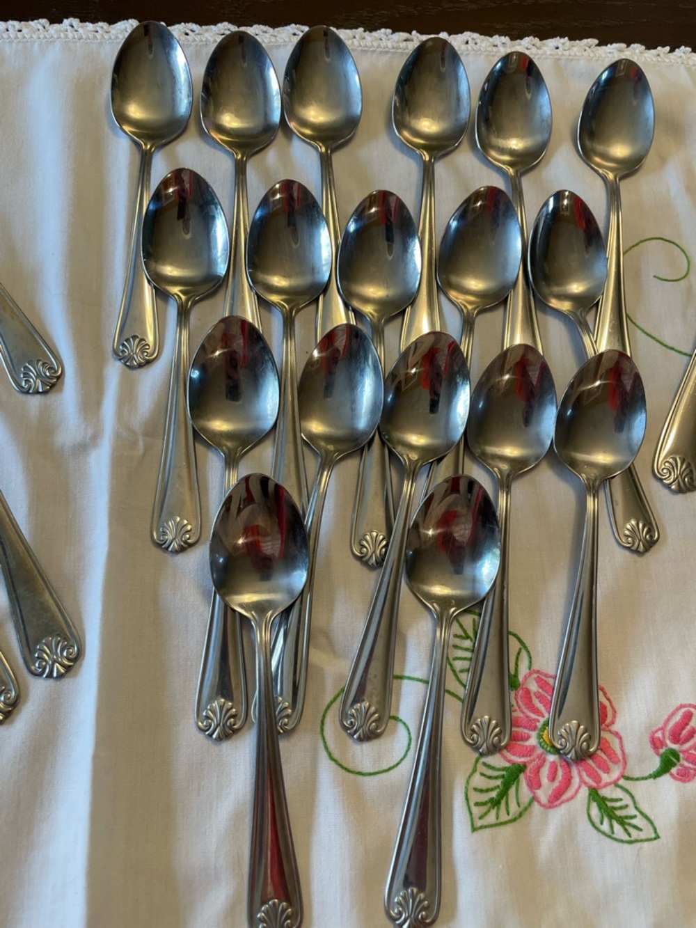 Cambridge Stainless SHELL Pattern Flatware Set/Pieces - Picture 6 of 16